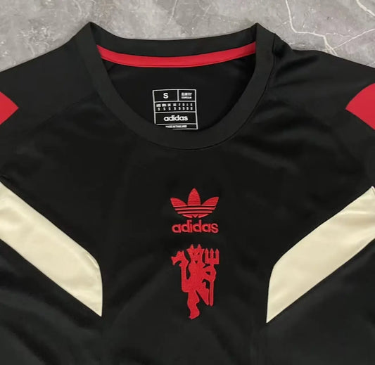 24/25 Manchester United black training kit