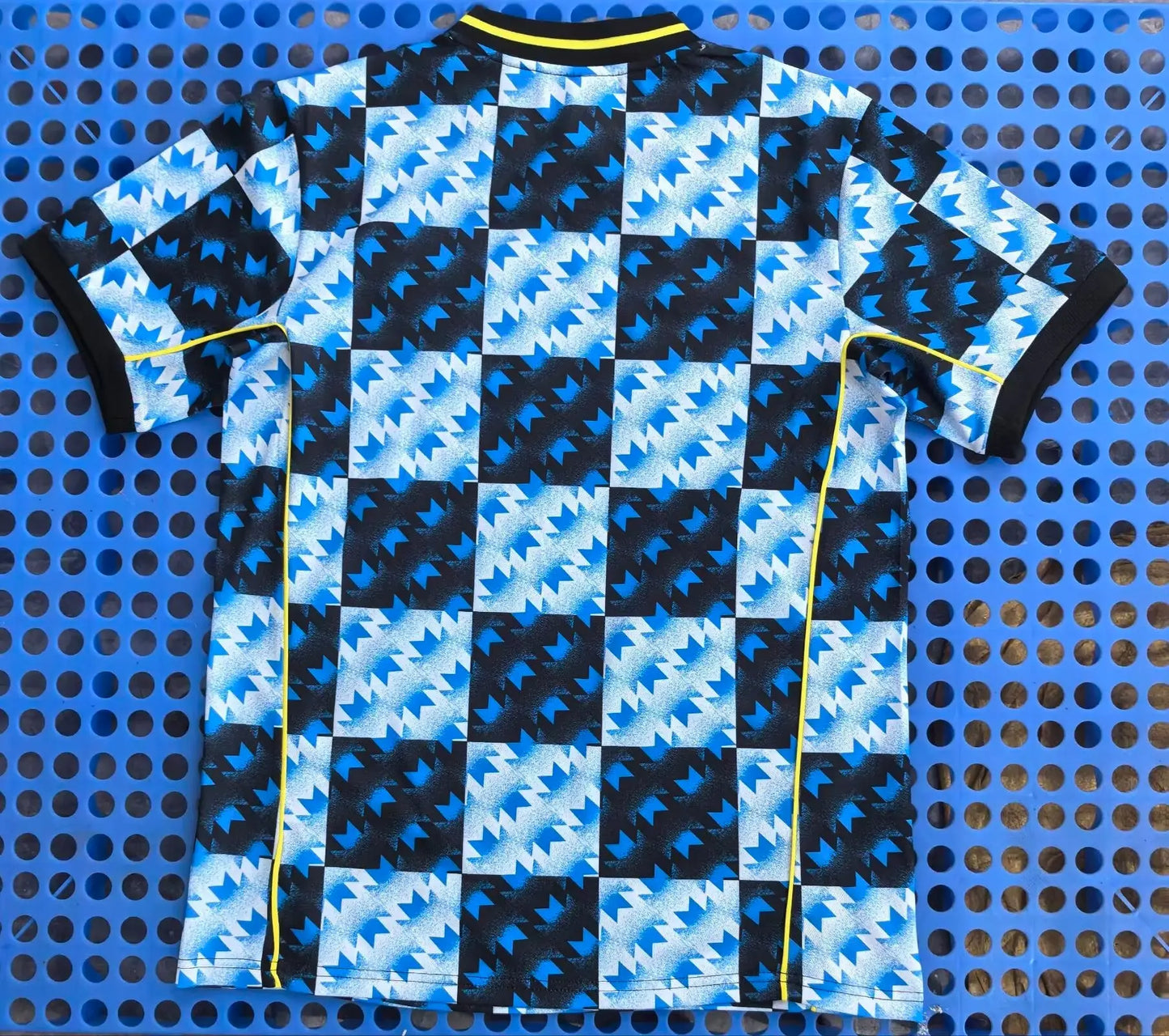 2025 Manchester United Retro T-shirt with Check Pattern