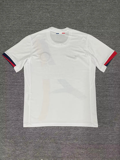 24/25 Paris away
