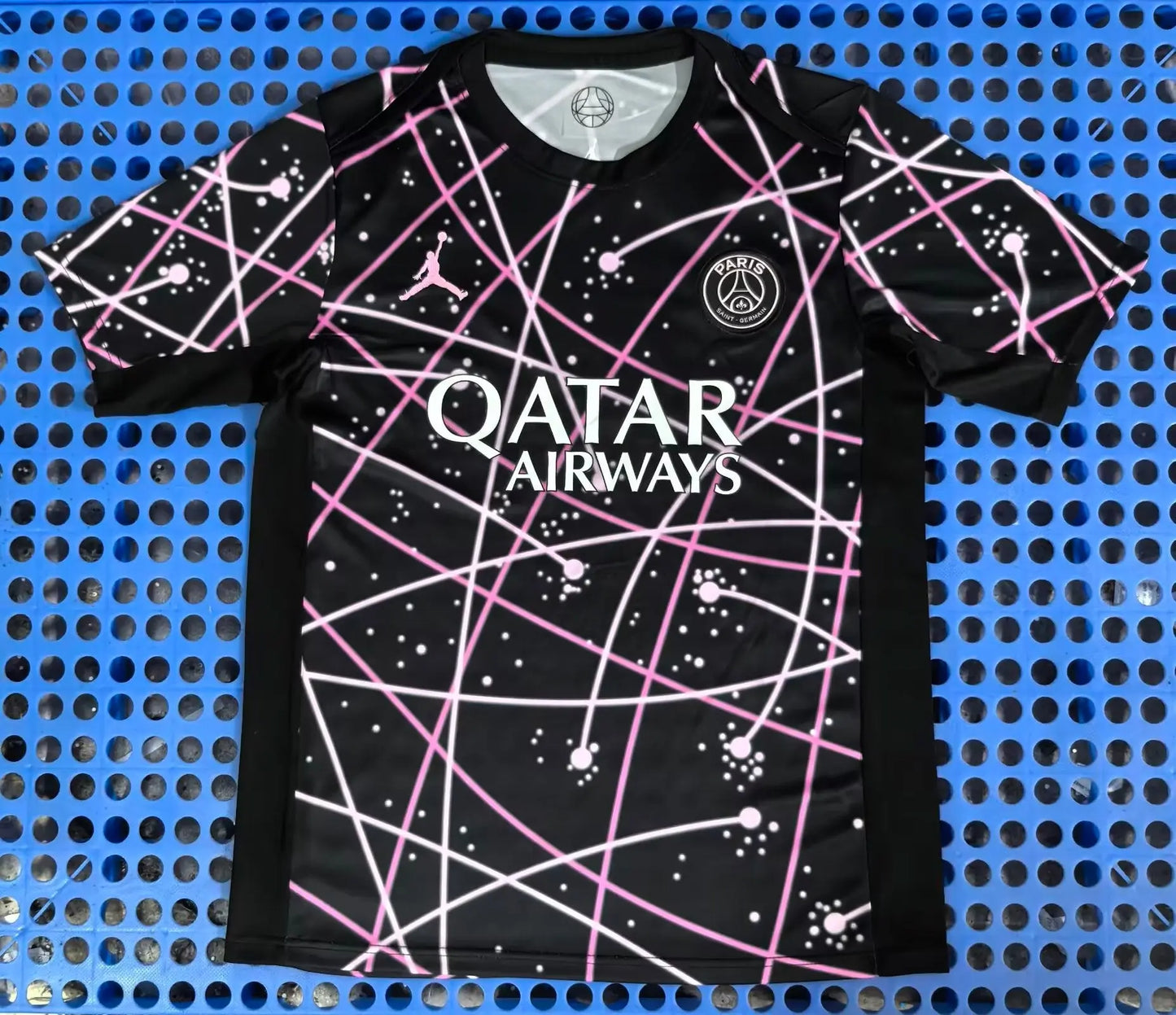 25/26Paris wore black pink before the game