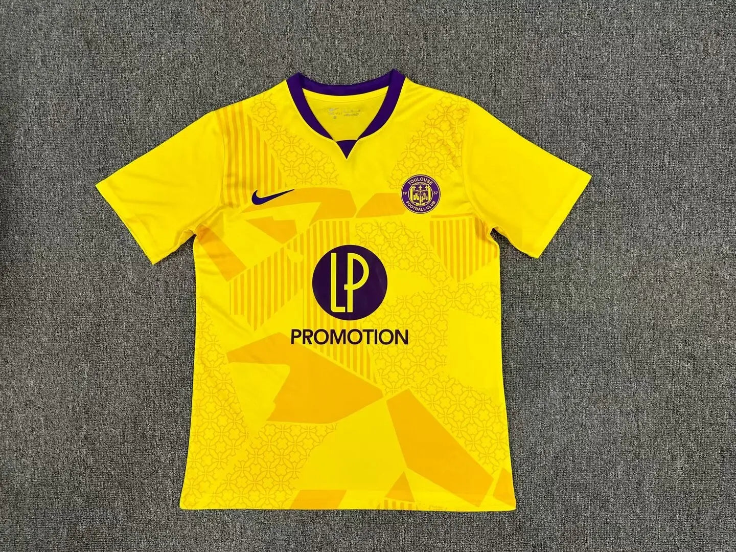 24/25 Toulouse away