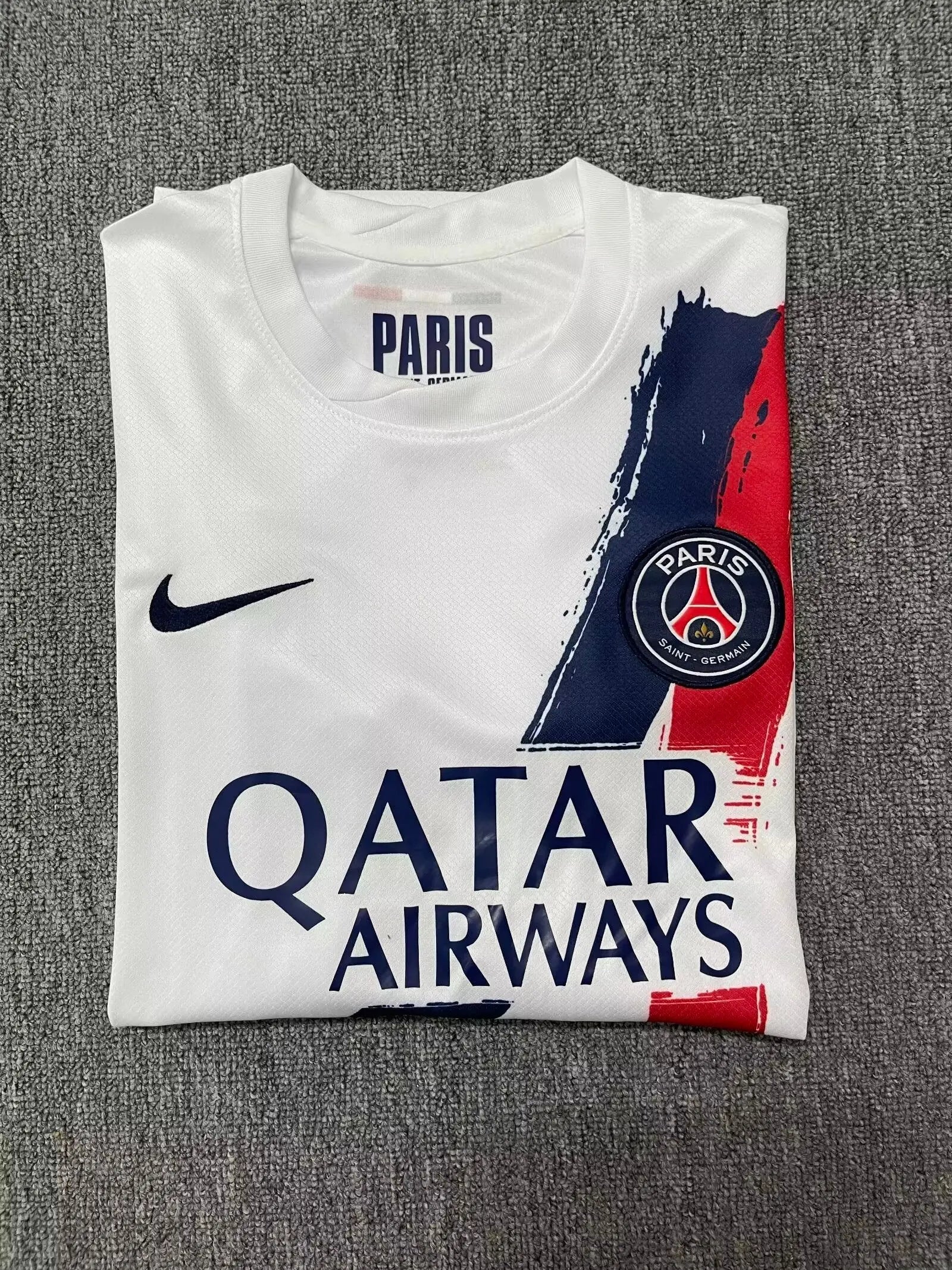 24/25 Paris away
