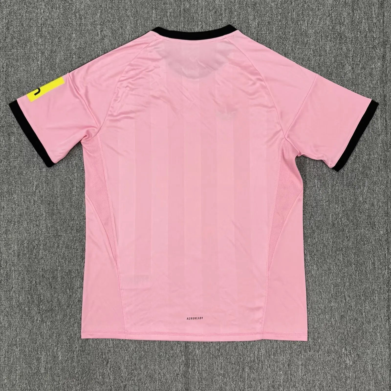 25/26 Newcastle Goalkeeper Jersey - pink S~