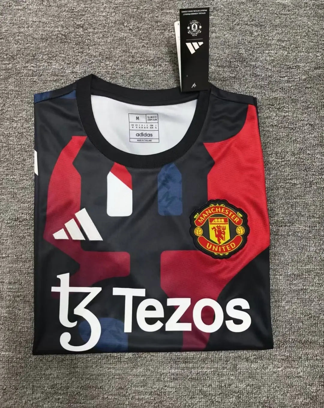 24/25 Manchester United pre-match training kit
