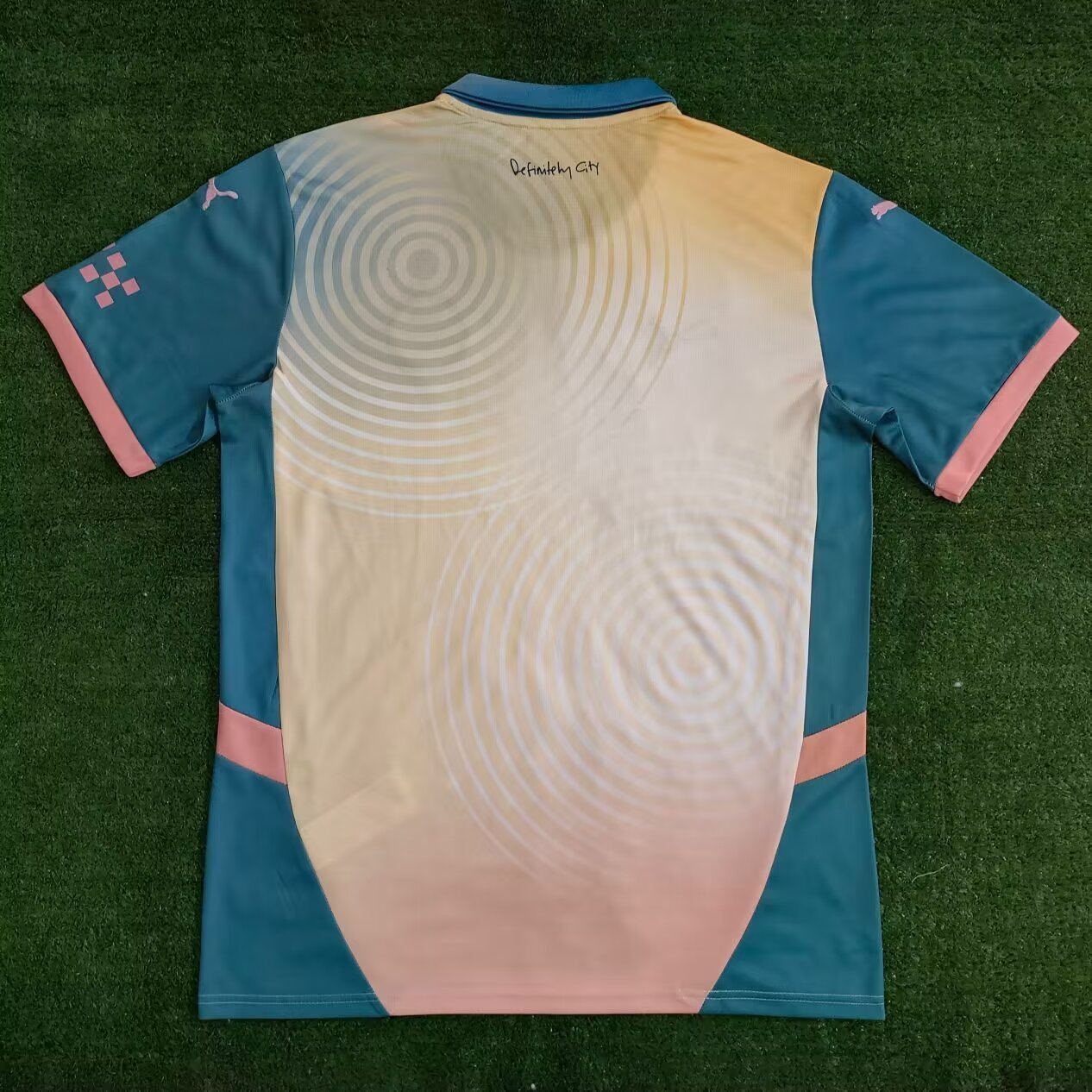24/25 Manchester City third away
