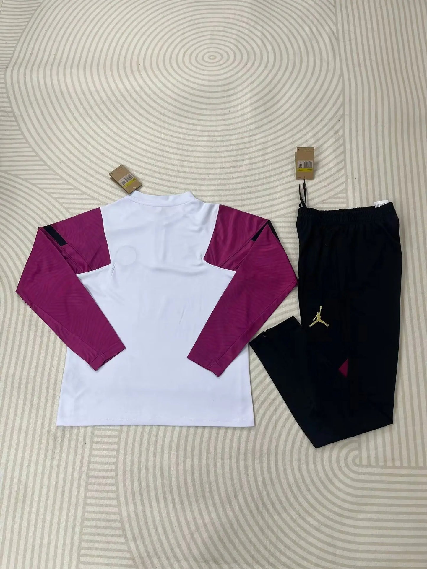 21/22Paris White and purple sleeve half-draw training suit