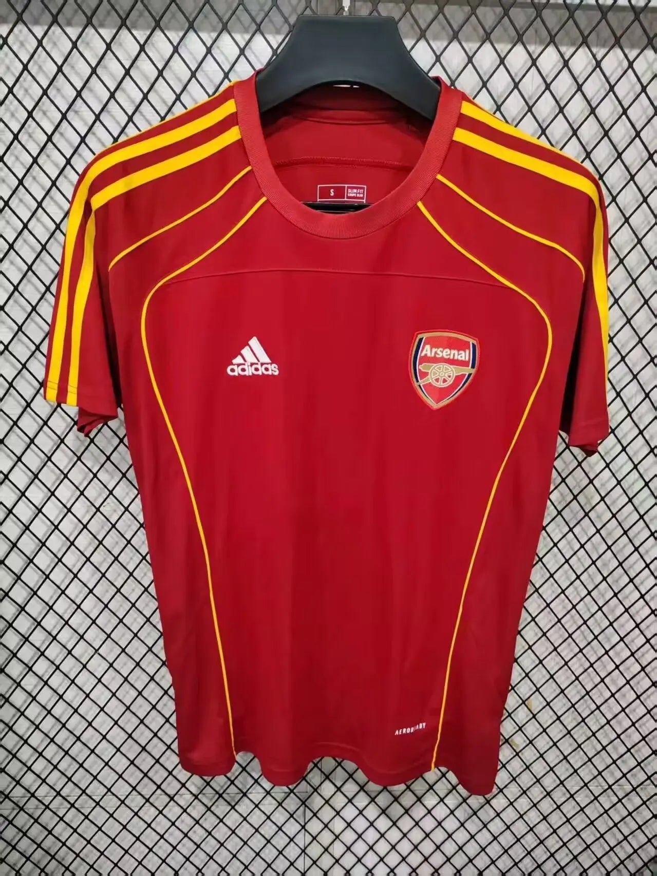 25/26 Arsenal T is blood red