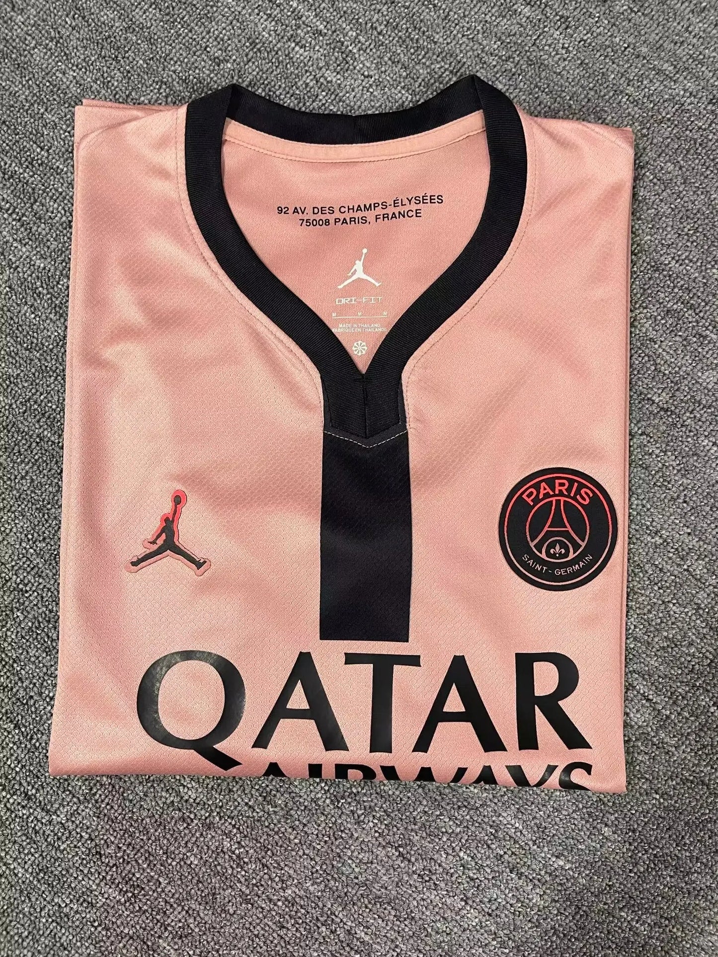 24/25 Paris third away