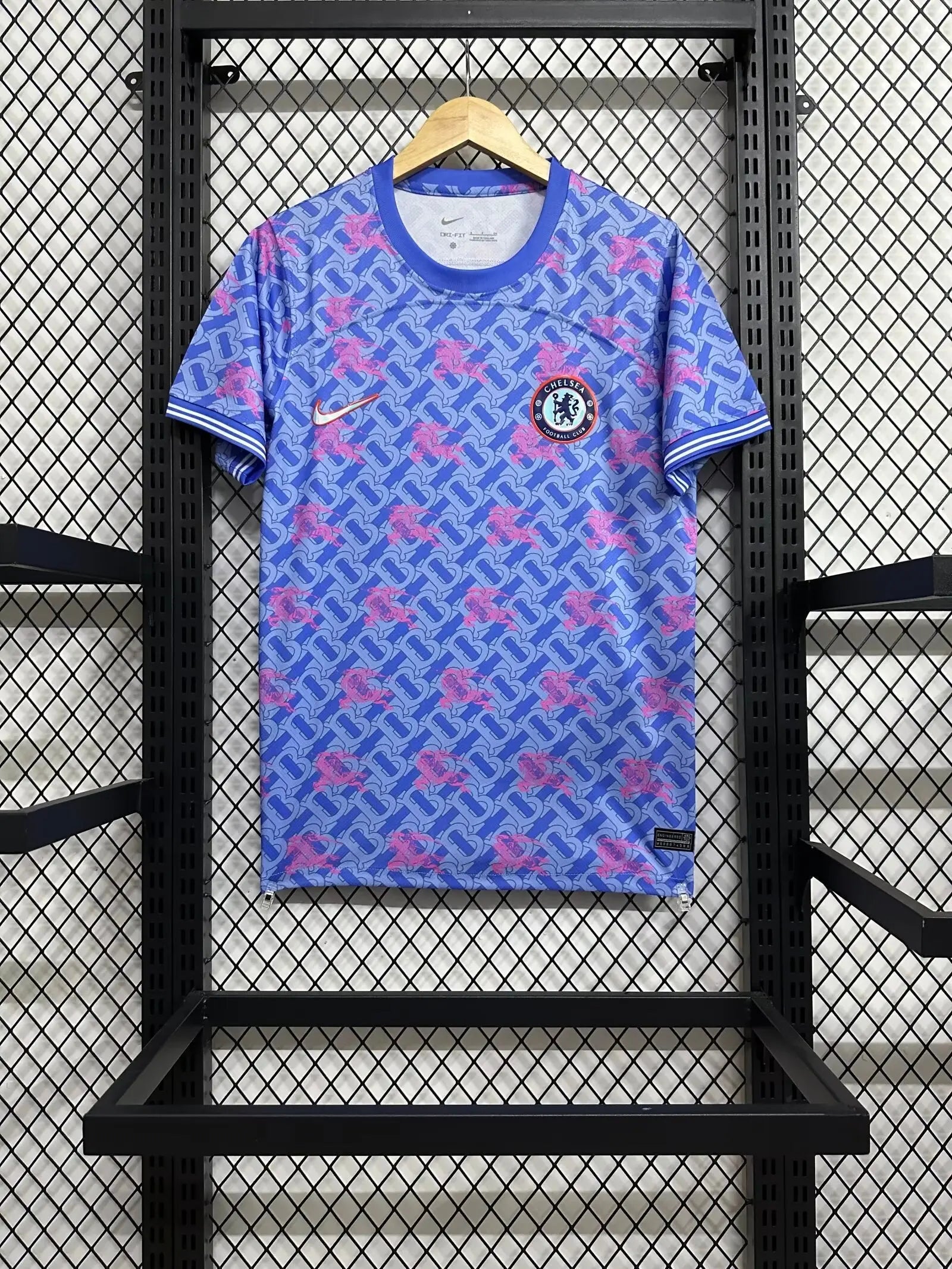 24/25 Chelsea co-signed