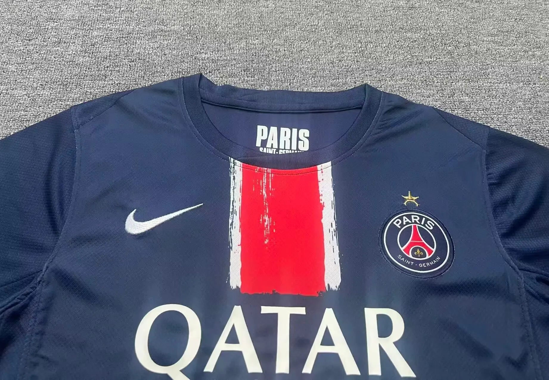 24/25 Paris Home Championship version with stars
