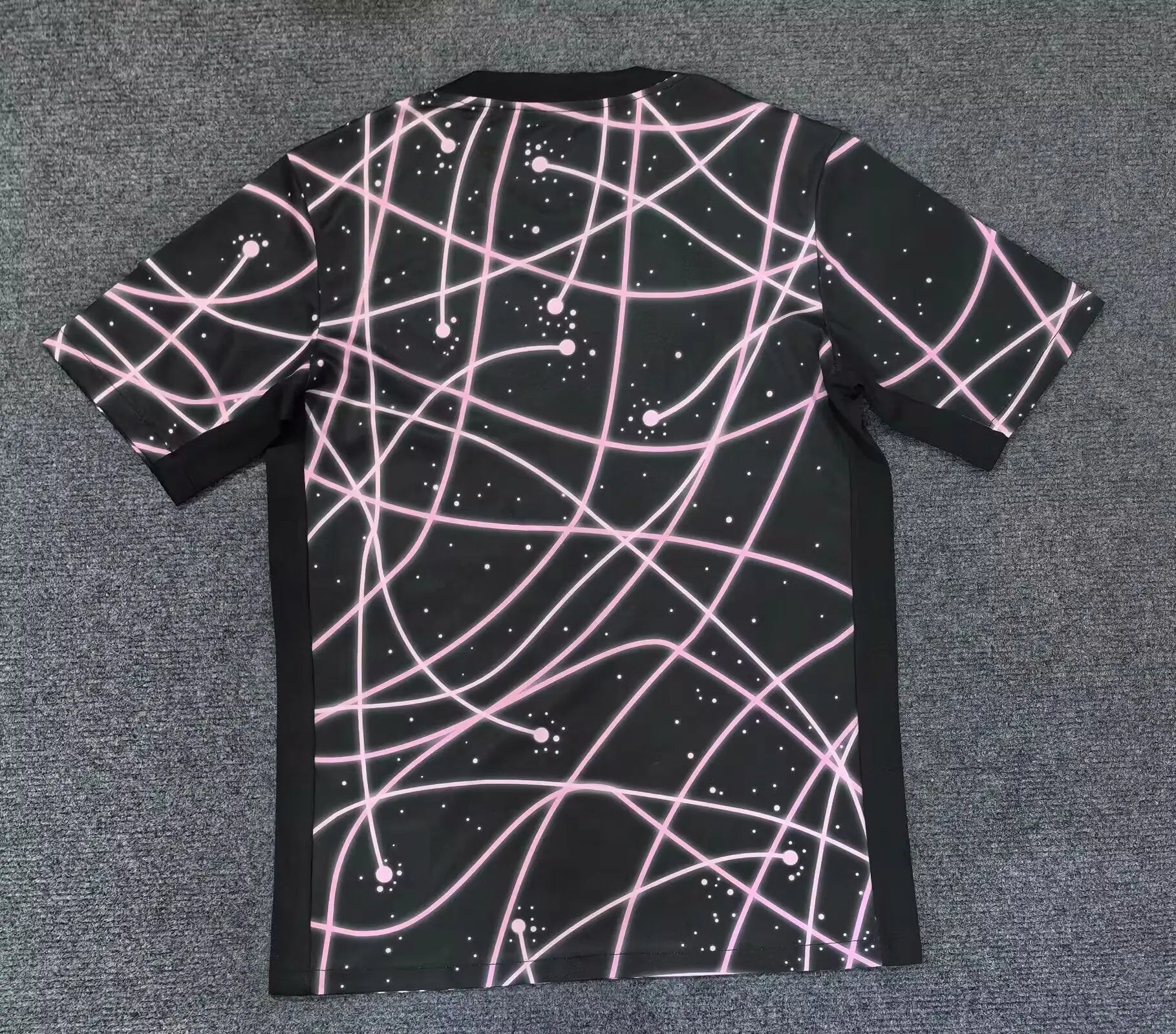 25/26Paris wore black pink before the game