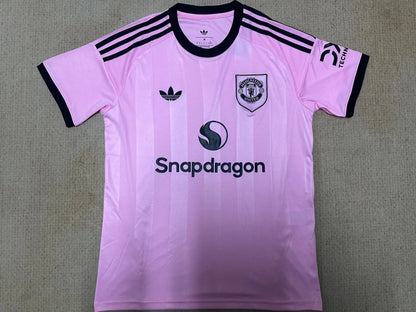 25/26 Manchester United Goalkeeper Jersey, in pink