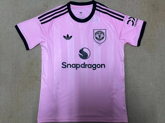 25/26 Manchester United Goalkeeper Jersey, in pink