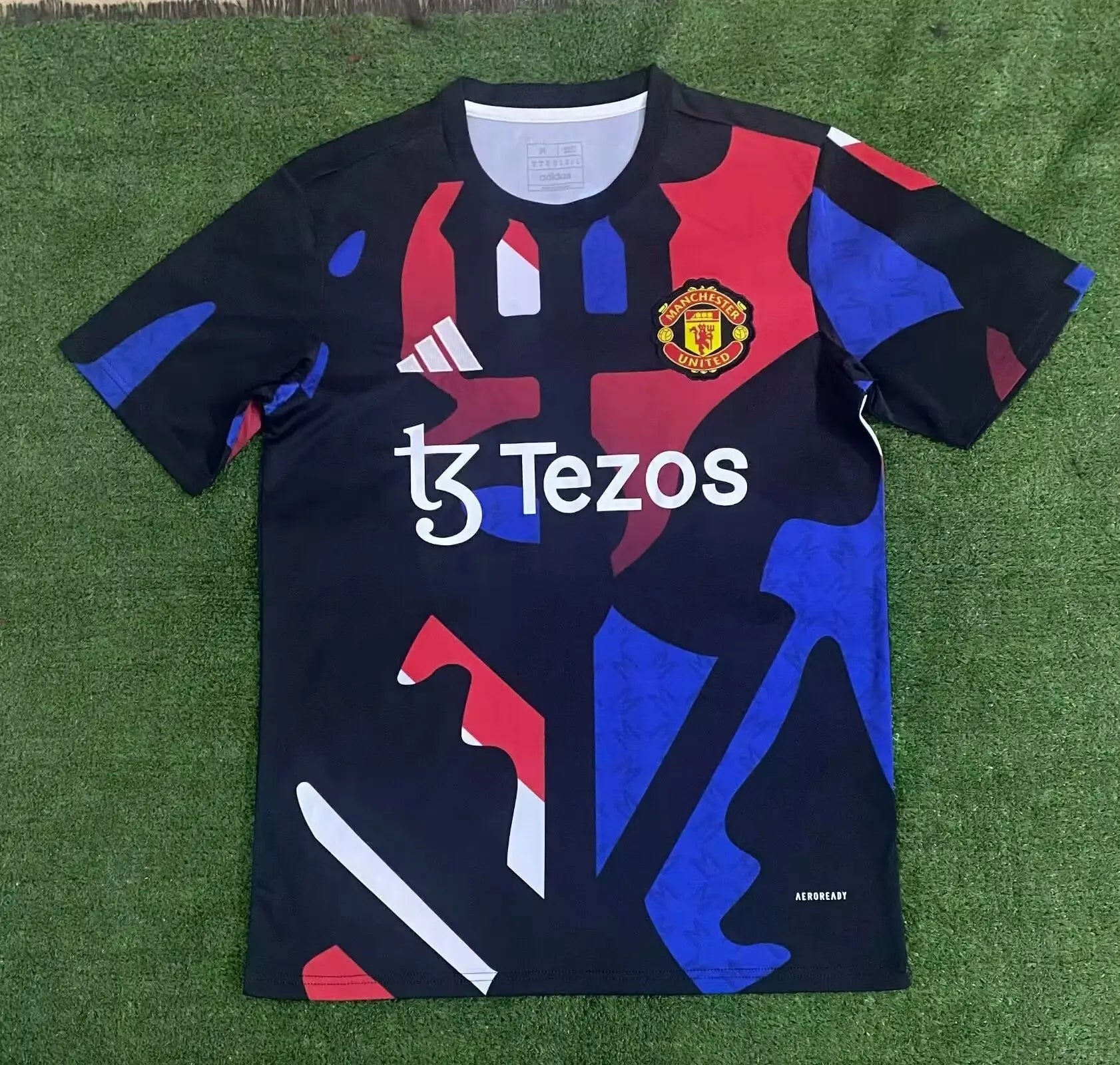 24/25 Manchester United pre-match training kit