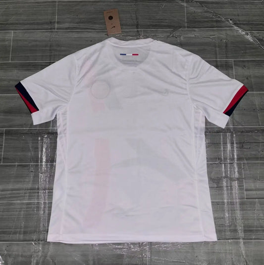 24/25 Paris away