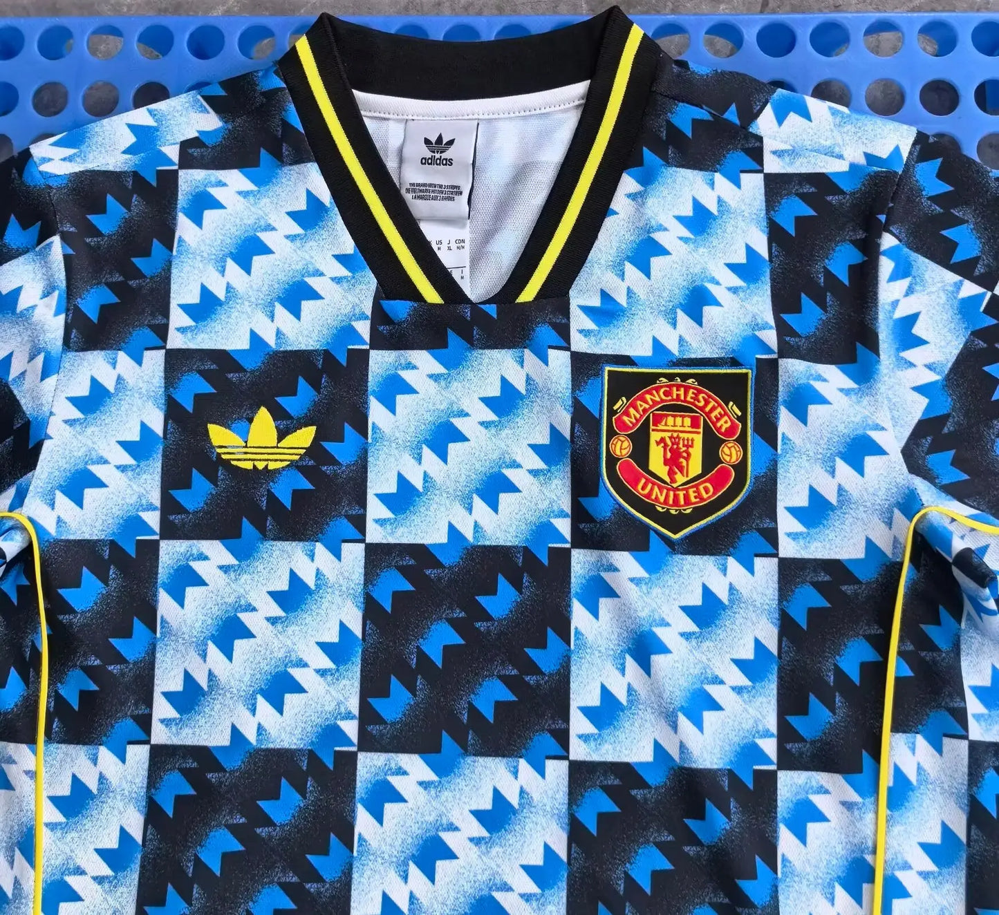 2025 Manchester United Retro T-shirt with Check Pattern