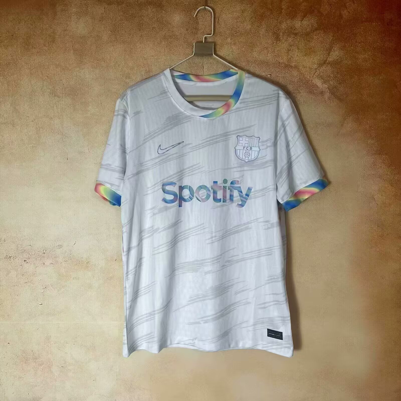 Maillot 25/26 FC Barcelone Rainbow Édition Spéciale