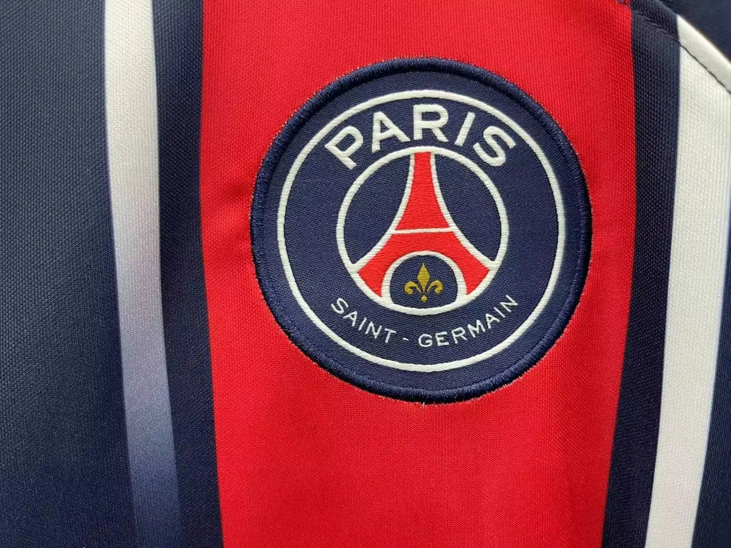 23/24 Paris home shirt