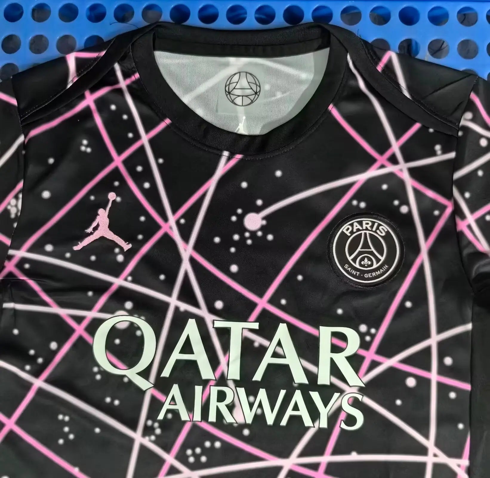 25/26Paris wore black pink before the game