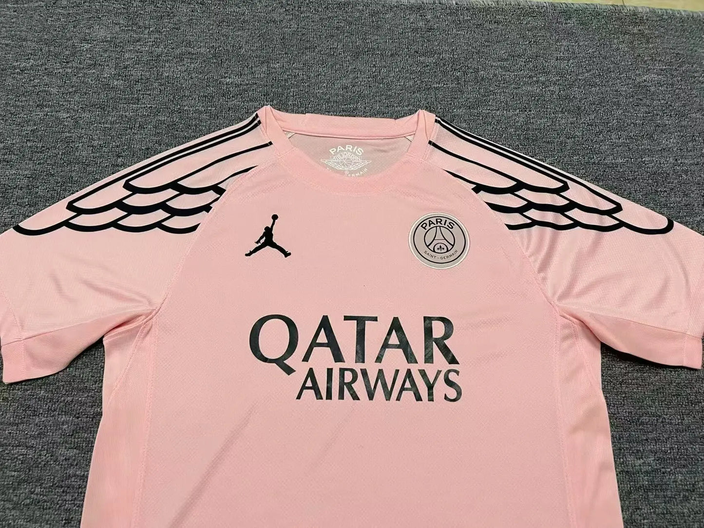 25-262 Paris Saint-Germain's third Away: Pink