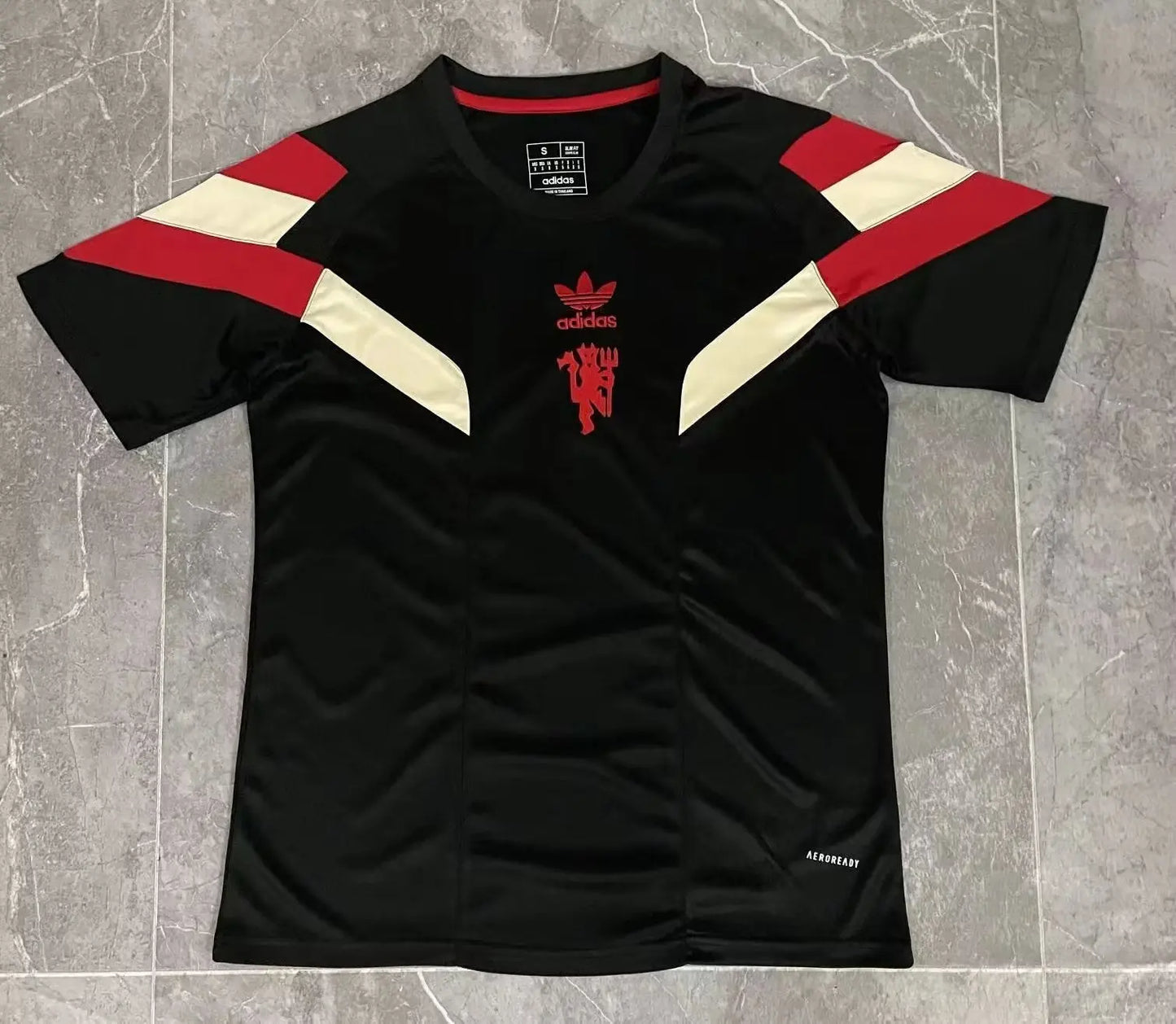 24/25 Manchester United black training kit