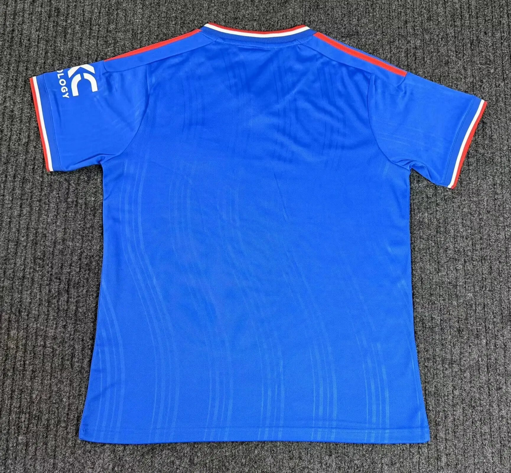 26-27 Manchester United away S-4